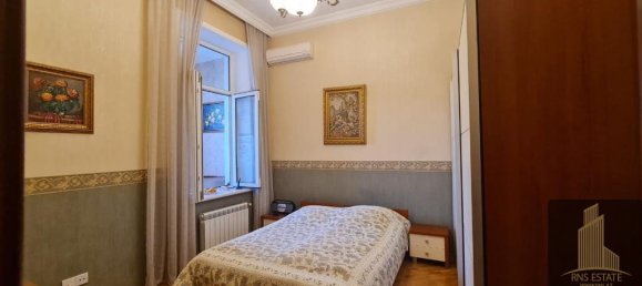 4 bedrooms Apartment in Sabail, Azerbaijan No. 2365 8