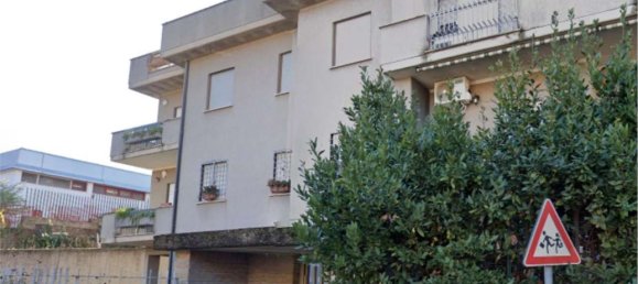 4 rooms Apartment in Rome, Italy No. 201472 4