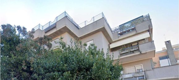 4 rooms Apartment in Rome, Italy No. 201472 5