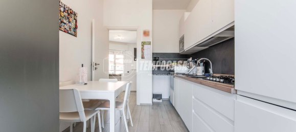 3-Zimmer Doppelhaus in Guanzate, Italy, Nr. 269376 2
