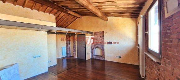 2 bedrooms Apartment in Lucca, Italy No. 15159 10