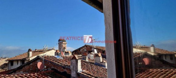 2 bedrooms Apartment in Lucca, Italy No. 15159 4