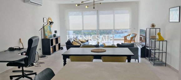 2 bedrooms Penthouse in Sliema, Malta No. 9578 2