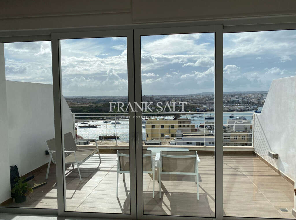 2 bedrooms Penthouse in Sliema, Malta No. 9578