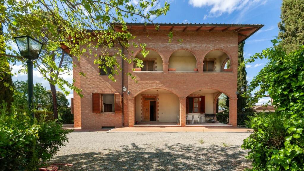 5 bedrooms Villa in Montepulciano, Italy No. 55633
