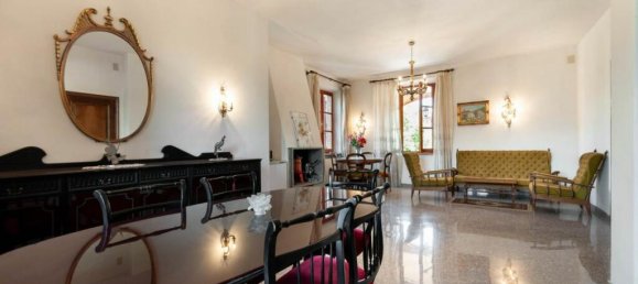 5 bedrooms Villa in Montepulciano, Italy No. 55633 11