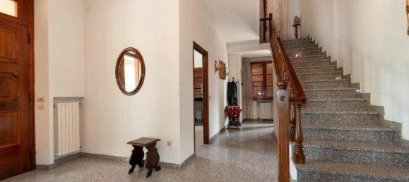 5 bedrooms Villa in Montepulciano, Italy No. 55633 13