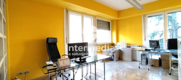 4 rooms Office in Brescia, Italy No. 174591 10