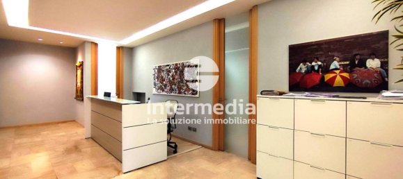 4 rooms Office in Brescia, Italy No. 174591 8