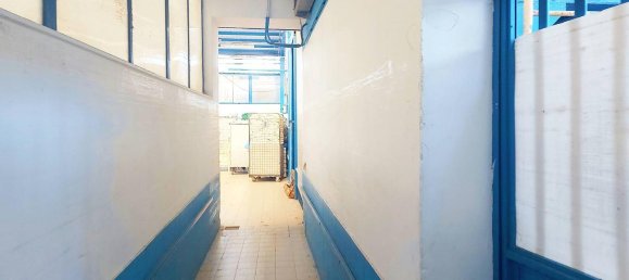 2 rooms Warehouse in Naples, Italy No. 12492 7