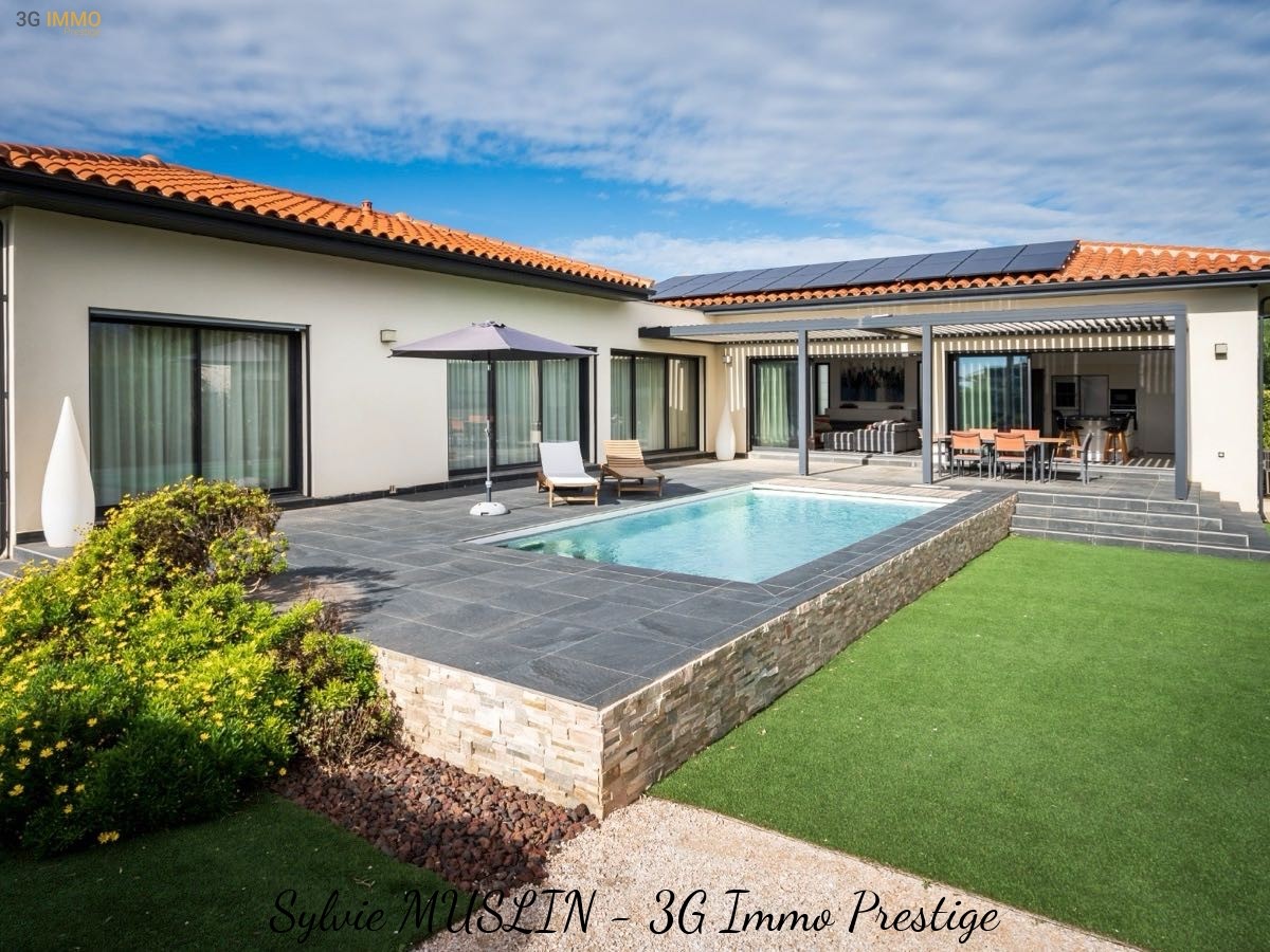 4 bedrooms Villa in Claira, France No. 202957