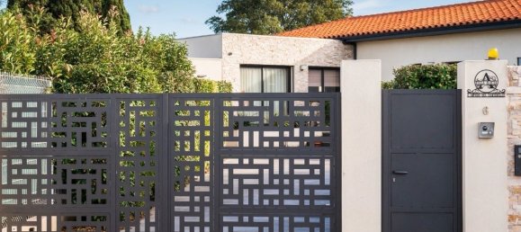 4 bedrooms Villa in Claira, France No. 202957 5