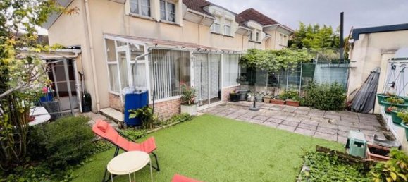 Casa de 3 dormitorios en Sevran, France No. 357084 15