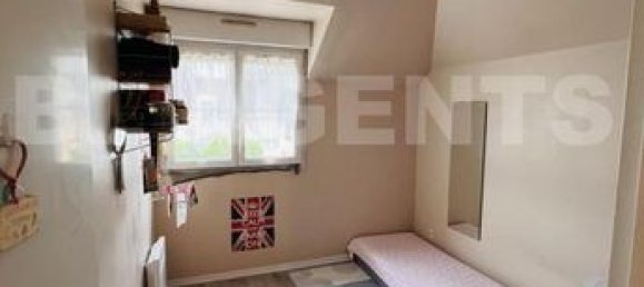 Casa de 3 dormitorios en Sevran, France No. 357084 11