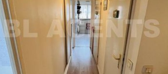 Casa de 3 dormitorios en Sevran, France No. 357084 9