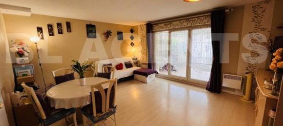 Casa de 3 dormitorios en Sevran, France No. 357084 2