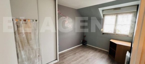 Casa de 3 dormitorios en Sevran, France No. 357084 10