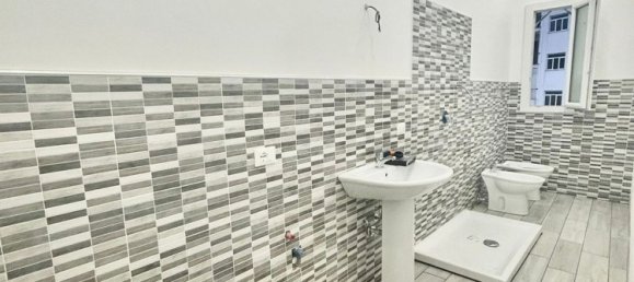 2 rooms Apartment in Palermo, Italy No. 144198 9