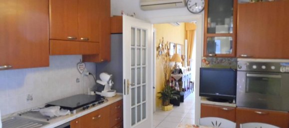 4 rooms Apartment in San Benedetto del Tronto, Italy No. 35137 6