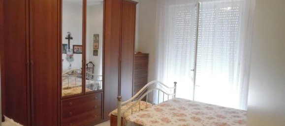 4 rooms Apartment in San Benedetto del Tronto, Italy No. 35137 9