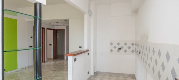 4 rooms Apartment in Pietra Ligure, Italy No. 67829 7