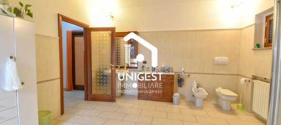 14 Schlafzimmer Villa in Orbassano, Italy, Nr. 71873 17