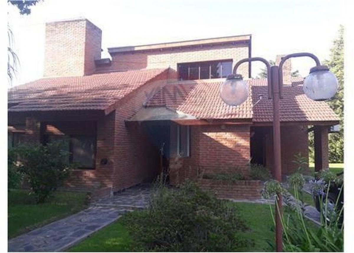 Дом с 3 спальнями в Пилар, Аргентина № 15554