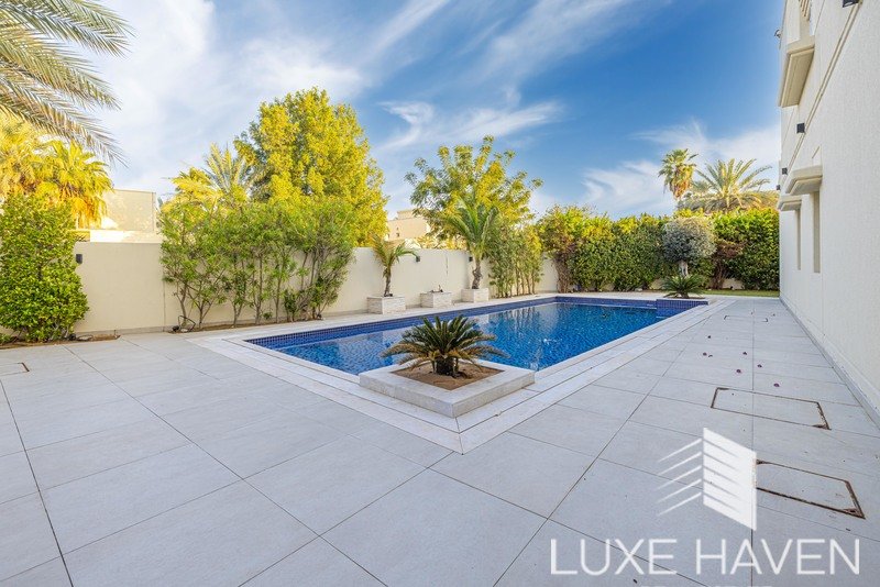 4 bedrooms Villa in Meadows, UAE No. 6914