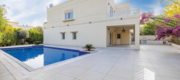 4 bedrooms Villa in Meadows, UAE No. 6914 23