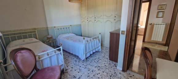 Квартира с 4 спальнями в Изерния, Италия № 352986 6