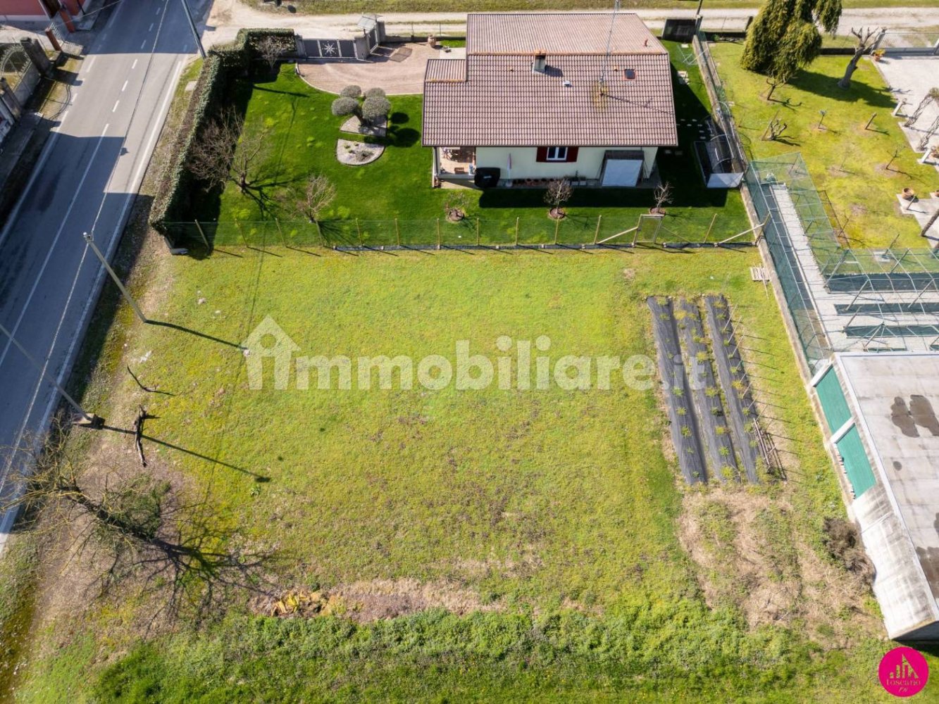 660m² Land in Pordenone, Italy No. 169997