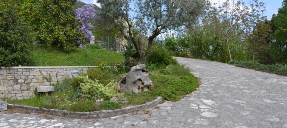 Вилла с 4 спальнями в Чизон Ди Вальмарино, Италия № 323260 36