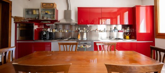 Вилла с 4 спальнями в Чизон Ди Вальмарино, Италия № 323260 42