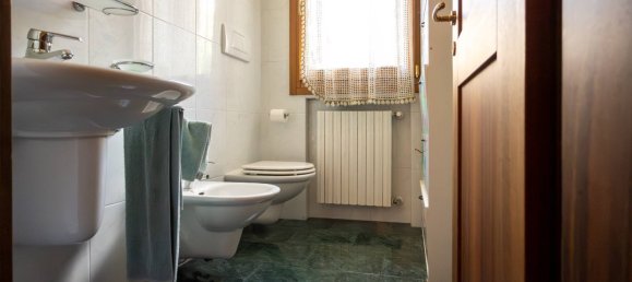 Вилла с 4 спальнями в Чизон Ди Вальмарино, Италия № 323260 44