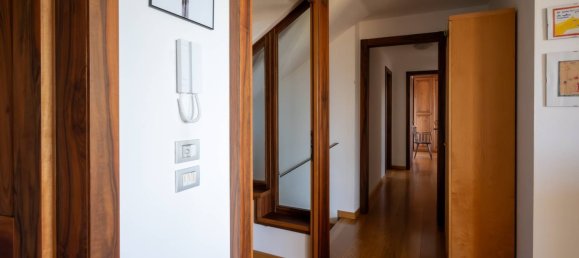 Вилла с 4 спальнями в Чизон Ди Вальмарино, Италия № 323260 2