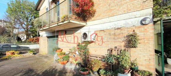 7 rooms House in Padua, Italy No. 215788 3