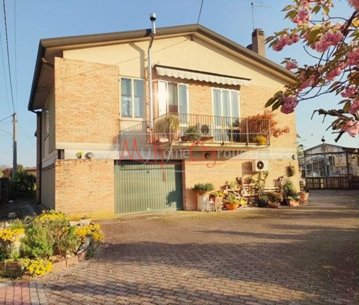 7 rooms House in Padua, Italy No. 215788