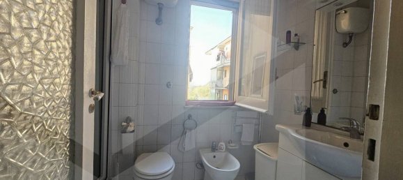3 rooms Apartment in Pozzuoli, Italy No. 34497 17