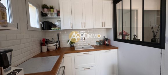 Квартира с 3 комнатами в Санари-сюр-Мер, Франция № 339503 2