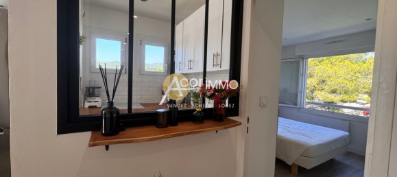 Квартира с 3 комнатами в Санари-сюр-Мер, Франция № 339503 7