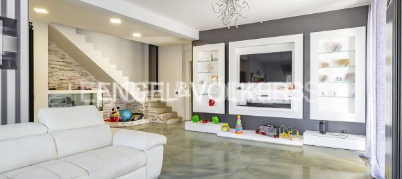 5 bedrooms Villa in Rocca Priora, Italy No. 286083 5