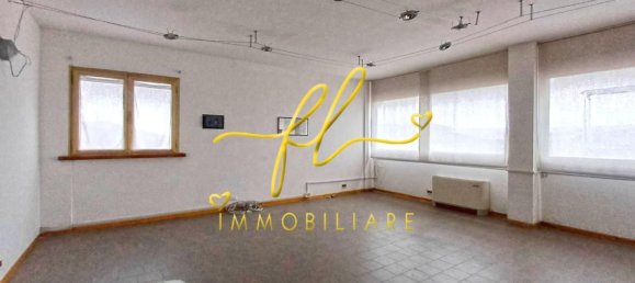 40m² Office in Castagneto Carducci, Italy No. 89216 4