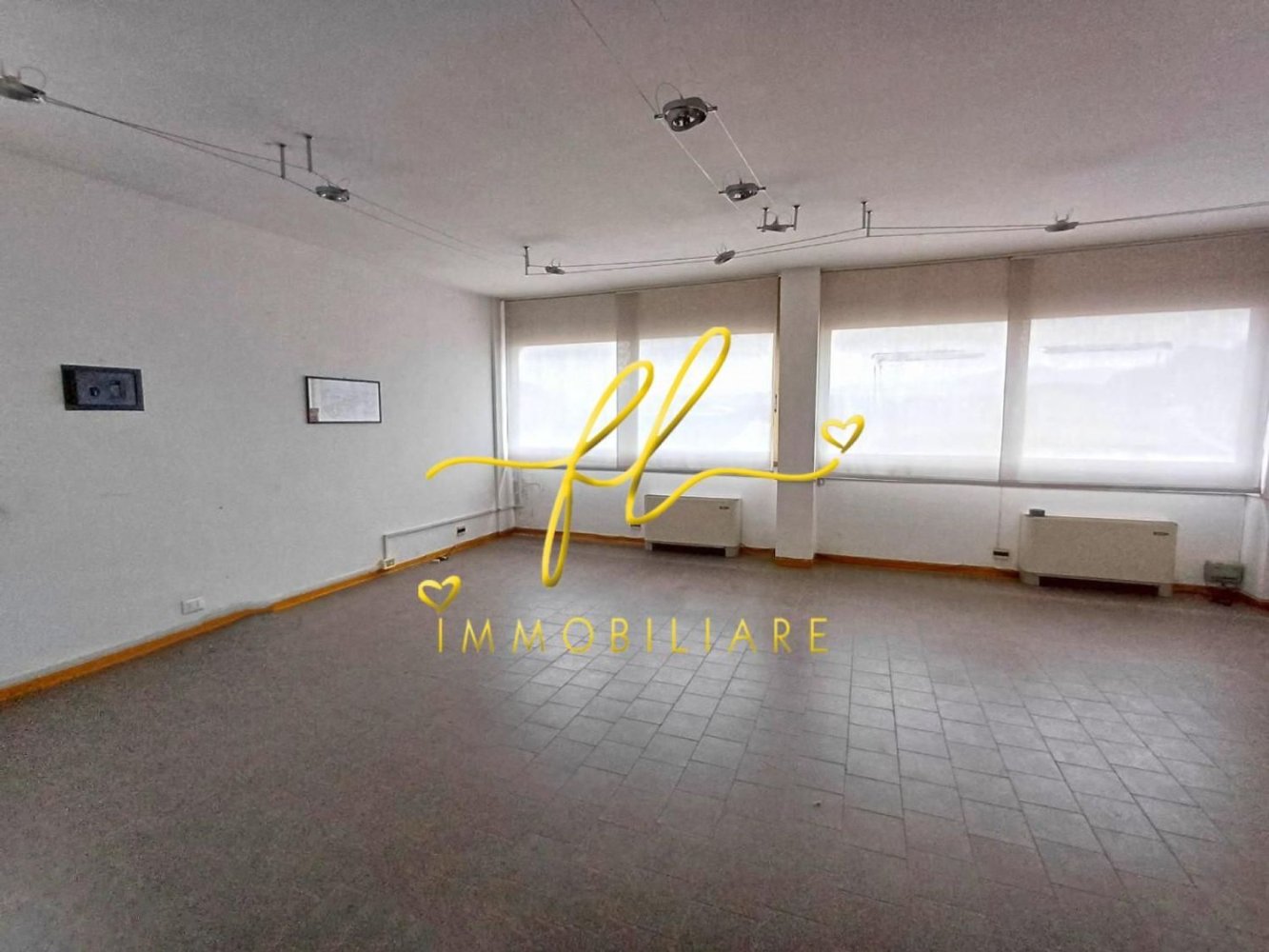 40m² Office in Castagneto Carducci, Italy No. 89216