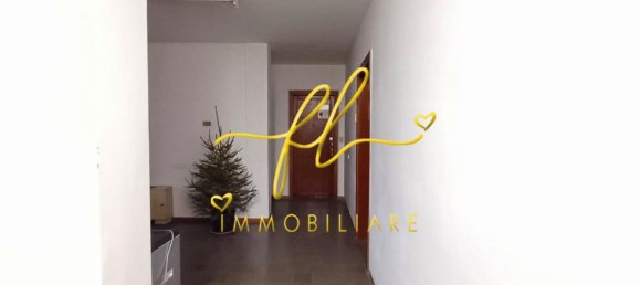 40m² Office in Castagneto Carducci, Italy No. 89216 2