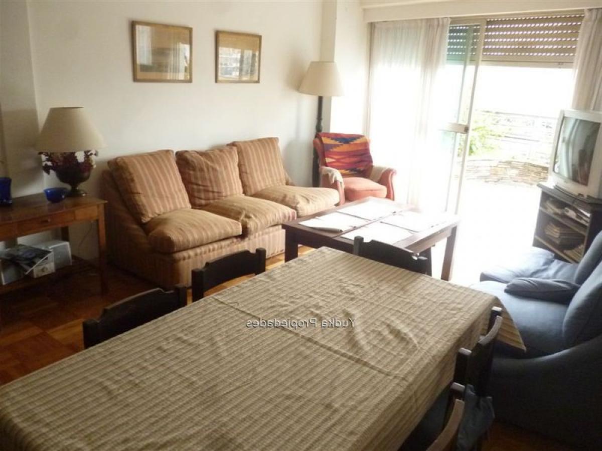 3 bedrooms Apartment in Montevideo, Uruguay No. 5442