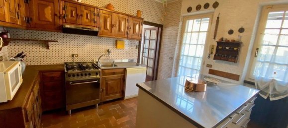 Studio in Pietrasanta, Italy No. 88037 15