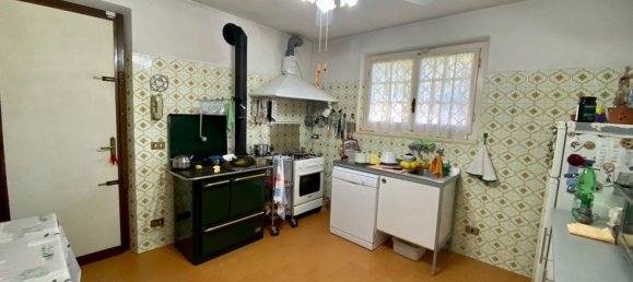 Studio in Pietrasanta, Italy No. 88037 24