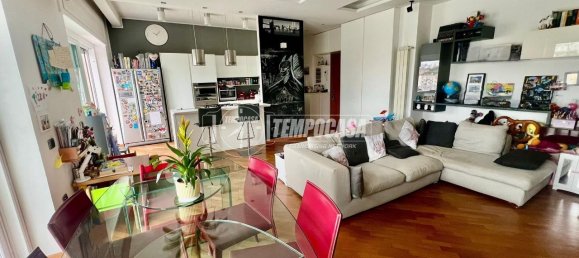 3 rooms Apartment in Naples, Italy No. 162739 4
