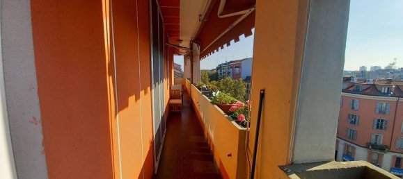 2 bedrooms Apartment in Milan, Italy No. 248194 17