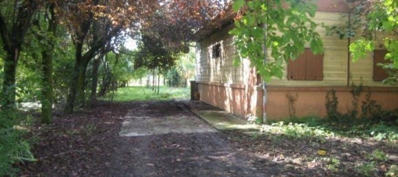 6 rooms House in Soliera, Italy No. 224590 12